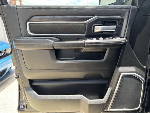 Used 2024 RAM 2500 Laramie w/ Night Edition AWD/4WD image 18