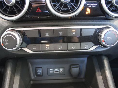 Used 2024 Nissan Sentra SV FWD image 8