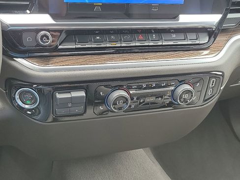 Used 2026 Chevrolet Silverado 1500 RST AWD/4WD image 17