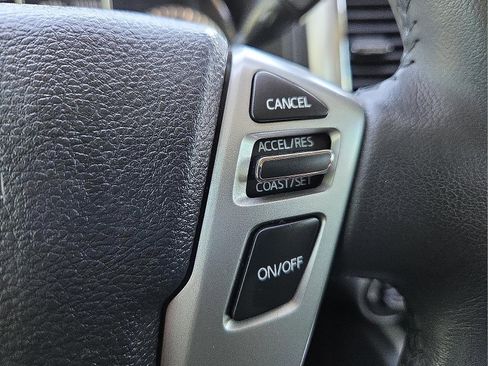 Used 2017 Nissan Titan SV image 18