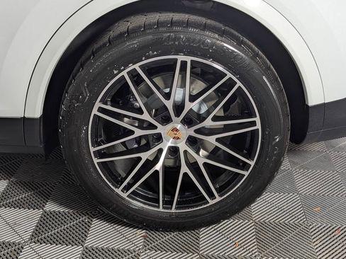 New 2026 Porsche Cayenne image 12