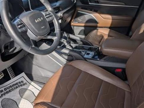Used 2022 Kia Telluride SX w/ SX Prestige Package image 10
