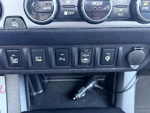 Used 2017 Toyota Tacoma TRD Off-Road image 19