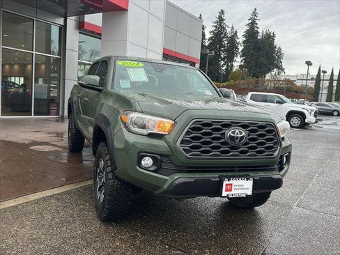 Certified 2021 Toyota Tacoma TRD Off-Road w/ Technology Package image 4