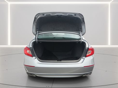 Used 2018 Honda Accord Sport image 7