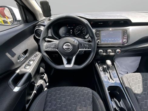 Used 2023 Nissan Kicks SV FWD image 5