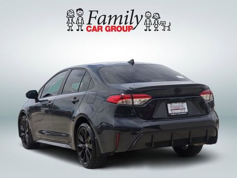 Used 2023 Toyota Corolla SE FWD image 3