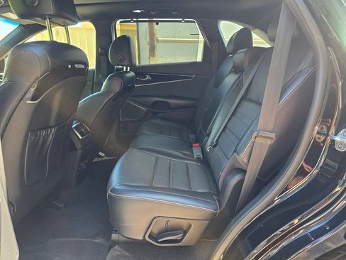 Used 2019 Kia Sorento SX FWD image 37