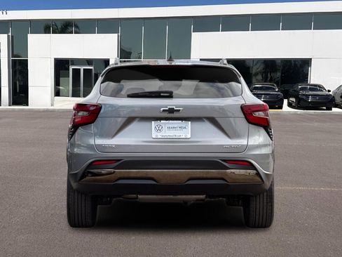 Used 2024 Chevrolet Trax ACTIV w/ Sunroof Package FWD image 4