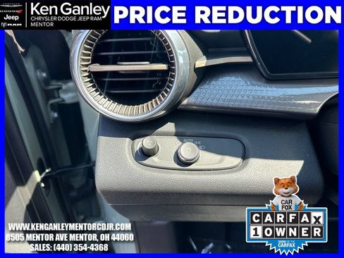 Used 2024 Chevrolet Trax ACTIV w/ Sunroof Package FWD image 13