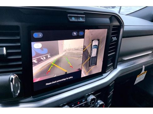 Used 2025 Ford F450 Platinum w/ FX4 Off-Road Package image 23