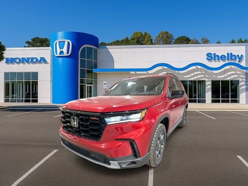 New 2025 Honda Pilot TrailSport image 4