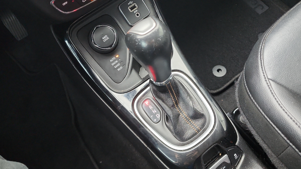 Used 2018 Jeep Compass Limited AWD/4WD image 14