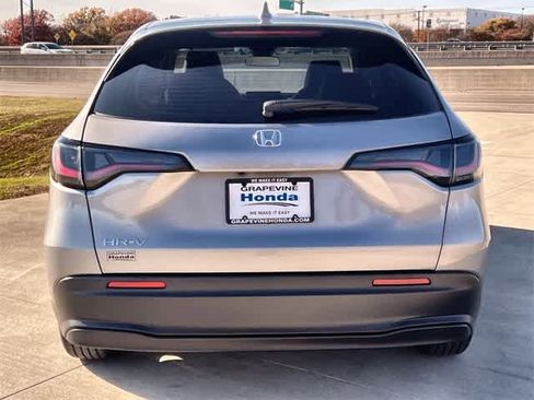 Certified 2025 Honda HR-V LX image 6