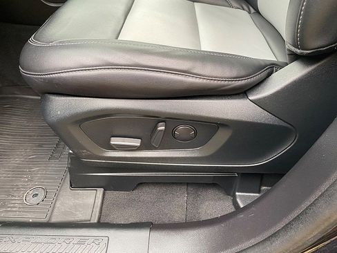 Certified 2022 Ford Explorer XLT w/ Equipment Group 202A image 28