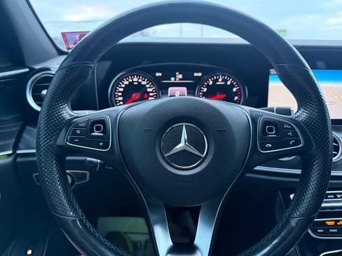 Used 2017 Mercedes-Benz E 300 4MATIC image 19