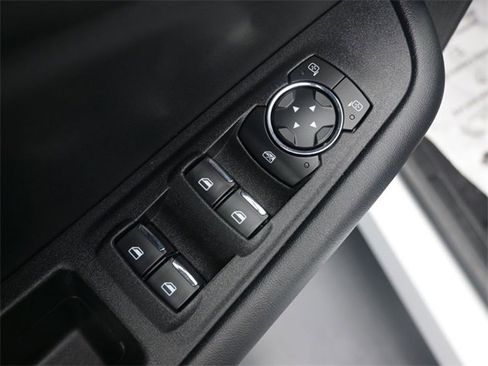 Used 2024 Ford Edge SE image 13