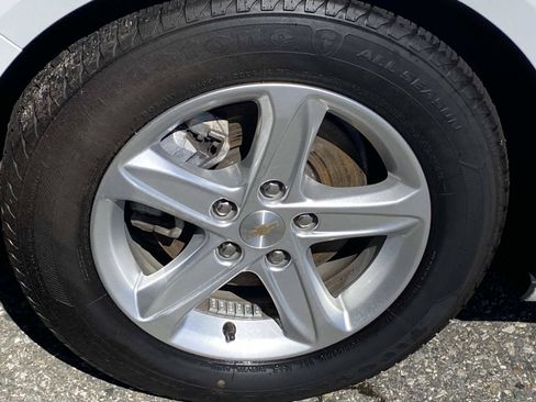 Used 2024 Chevrolet Malibu LS FWD image 25