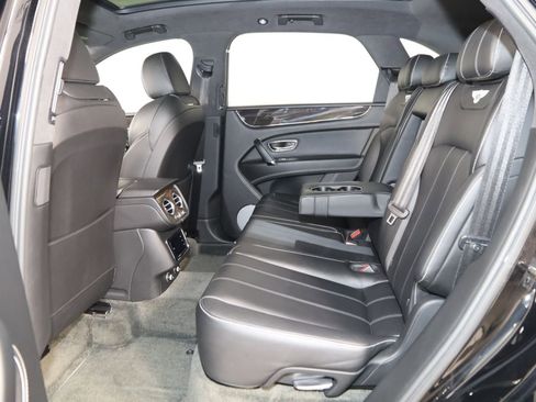 Used 2019 Bentley Bentayga image 66