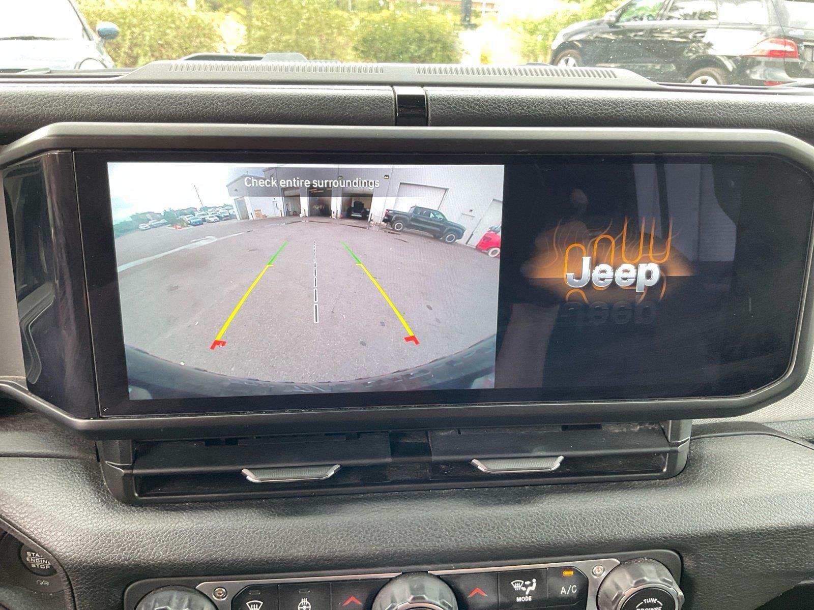 Used 2024 Jeep Wrangler Unlimited AWD/4WD image 19