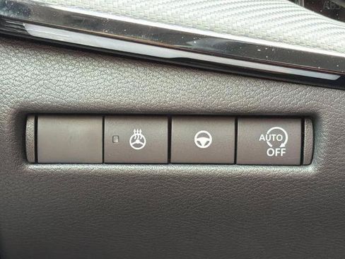Certified 2025 Nissan Kicks SR w/ SR Premium Package FWD image 15