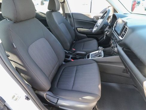 Used 2021 Hyundai Venue SE image 22