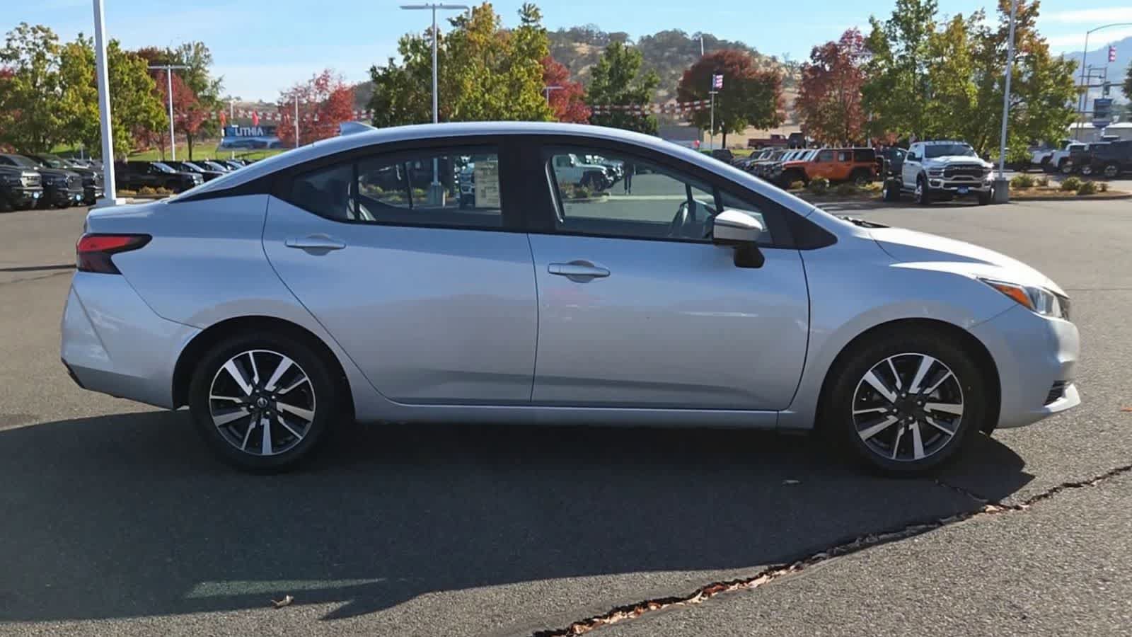 Used 2021 Nissan Versa SV FWD image 9
