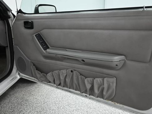 Used 1992 Ford Mustang LX image 20