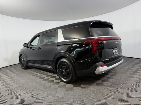 Used 2026 Kia Carnival FWD image 9