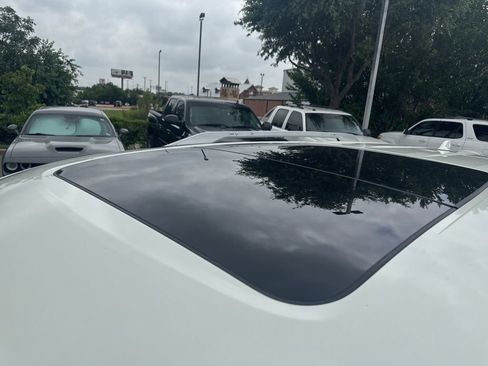 Certified 2022 Nissan Pathfinder SL w/ SL Premium Package FWD image 11