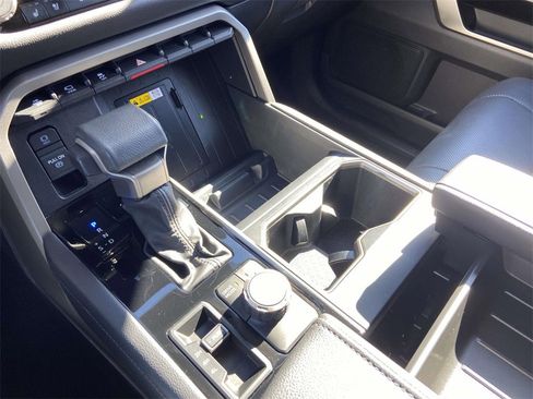 Used 2024 Toyota Tundra Limited image 27