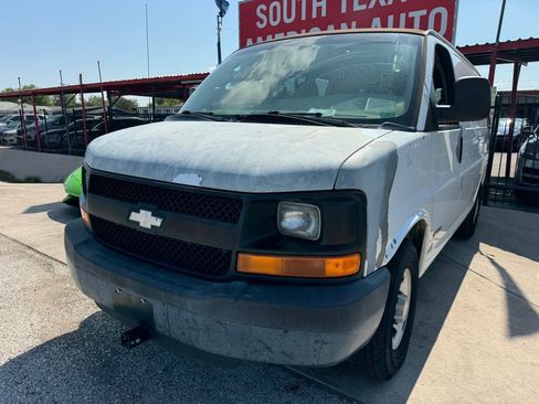 Used 2004 Chevrolet Express 3500 image 4