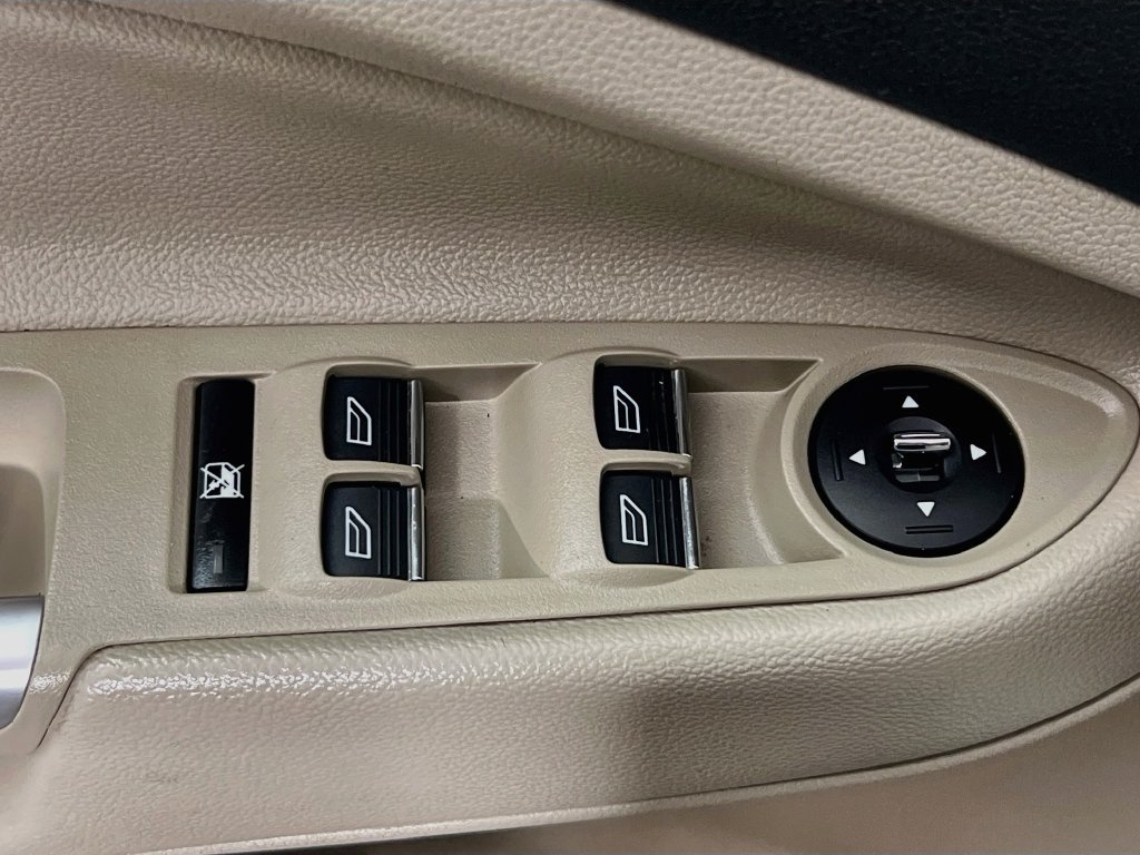 Used 2016 Ford Escape Titanium FWD image 14