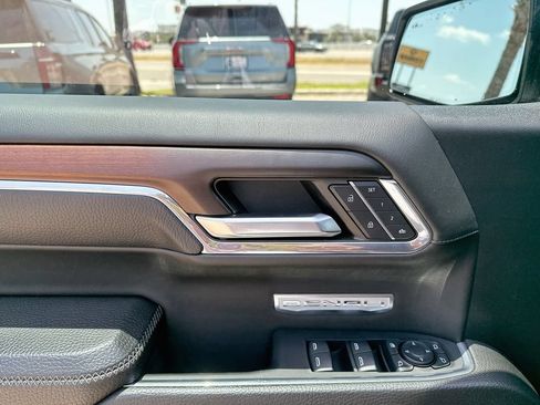 Used 2024 GMC Sierra 1500 Denali w/ Denali Reserve Package AWD/4WD image 9