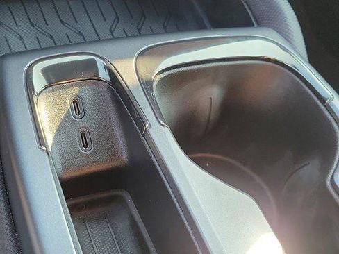 Used 2024 Chevrolet Equinox EV RS FWD image 29