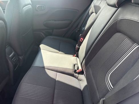 Used 2024 Hyundai Venue Limited image 17