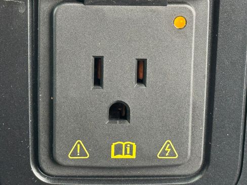 Used 2021 Ford F150 Lariat w/ Equipment Group 502A High image 8