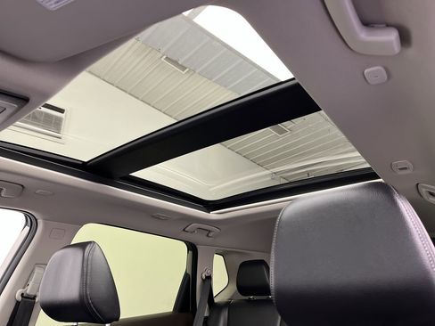 Used 2023 Nissan Rogue SL image 6