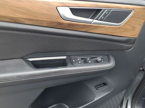 Certified 2025 Volkswagen Atlas SE image 14