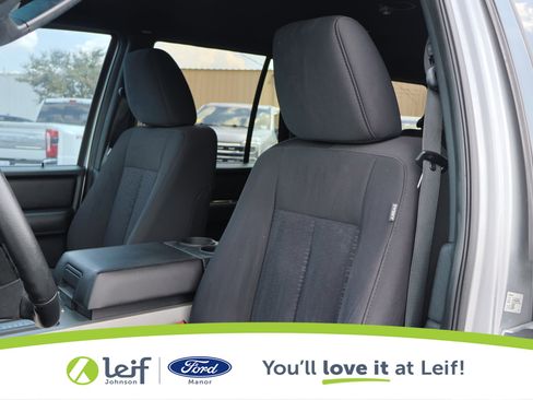 Used 2015 Ford Expedition XLT image 12