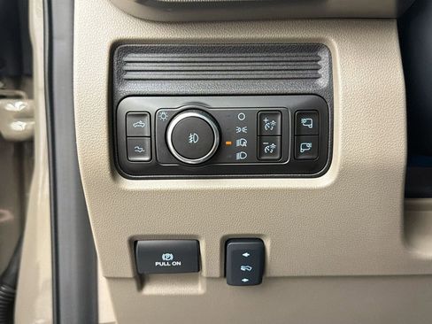 Used 2026 Ford F450 Platinum w/ Platinum Plus Package image 32