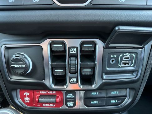 New 2025 Jeep Wrangler Unlimited Rubicon w/ XTREMEE 35" Tire Package image 27