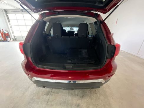 Used 2018 Nissan Pathfinder SV image 23