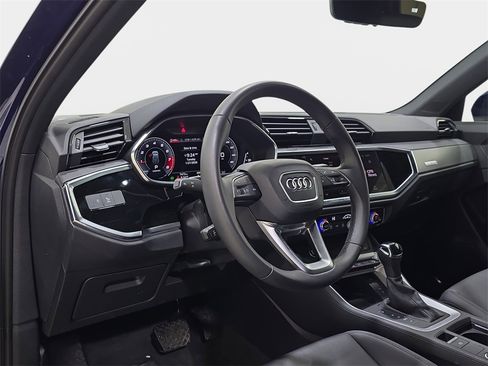 Certified 2025 Audi Q3 2.0T Premium Plus w/ Premium Plus Package image 16