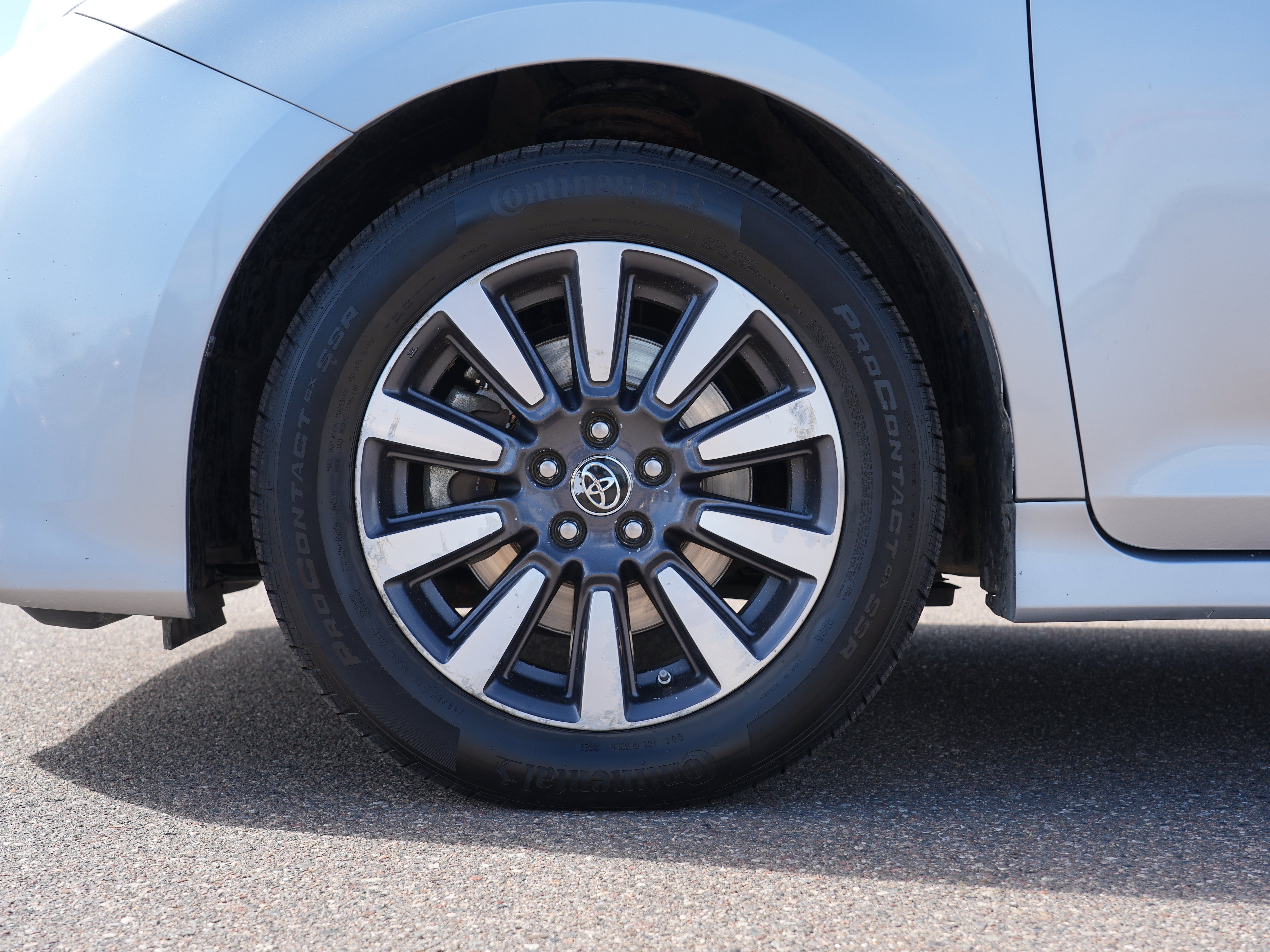 Used 2019 Toyota Sienna XLE Premium w/ Carpet Mat Package AWD/4WD image 10