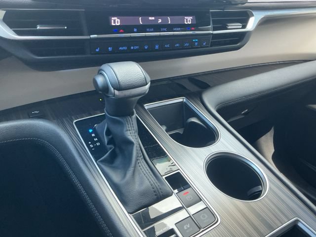 Used 2023 Toyota Sienna Platinum FWD image 22