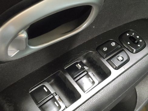 Used 2019 Kia Soul + image 27