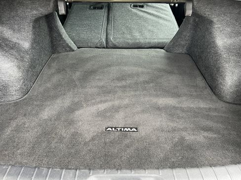 Used 2025 Nissan Altima 2.5 SV image 19