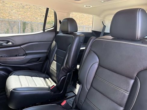 Used 2022 GMC Acadia Denali w/ Denali Ultimate Package AWD/4WD image 13