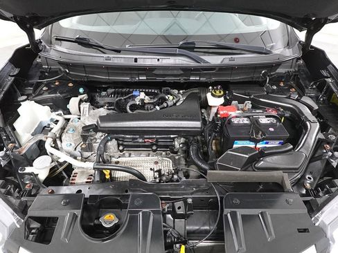 Used 2017 Nissan Rogue SV image 30